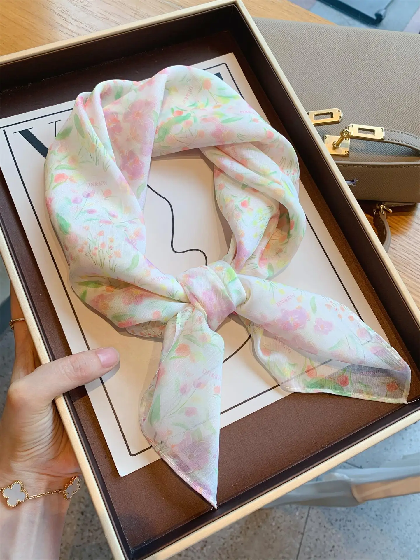 lenco-de-chiffon-fino-floral-rosa-doce-feminino-primavera-outono-coreano-sle-versatil-pequeno-lenco-quadrado-decorativo-ne-cachecol-ele