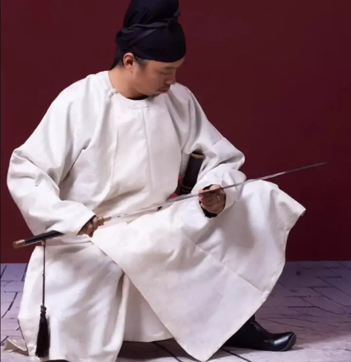 

Chinese Tang Dynasty Long Robe Official Li Bai White Cotton Tradition Spring