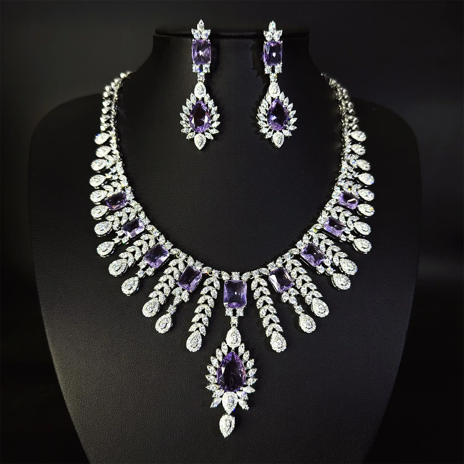 

Glamorous Purple Jewelry Stunning Women's Necklace Earring Set Women's Clothing Light Luxury Wedding Bridal Holiday Gift M-944