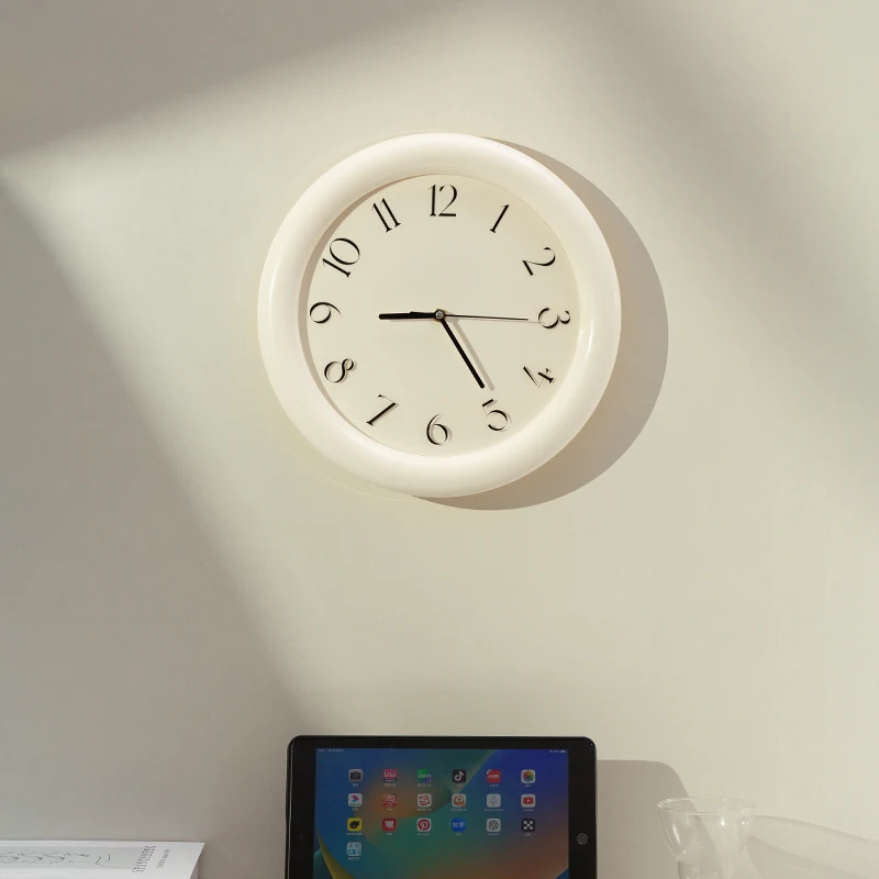 【EpeiusHome】Ins Nordic Minimalist Cream Japanese Retro Style Chubby Round Wall Clock