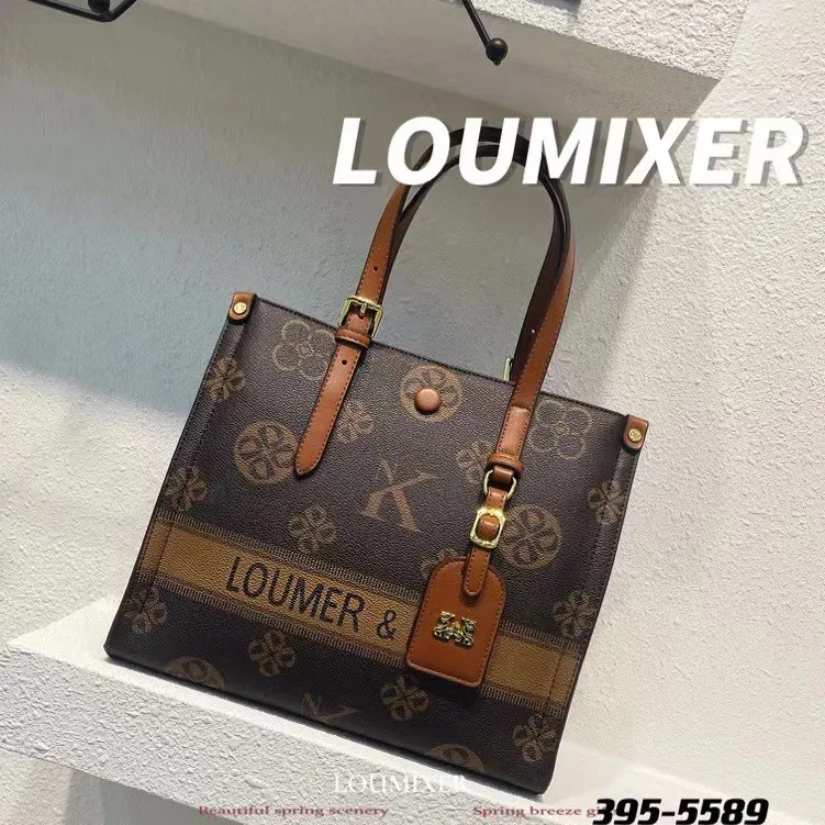 

Trendy Letter Logo Designer Bag with Large Capacity and Elegant Leather for Fashionable Women