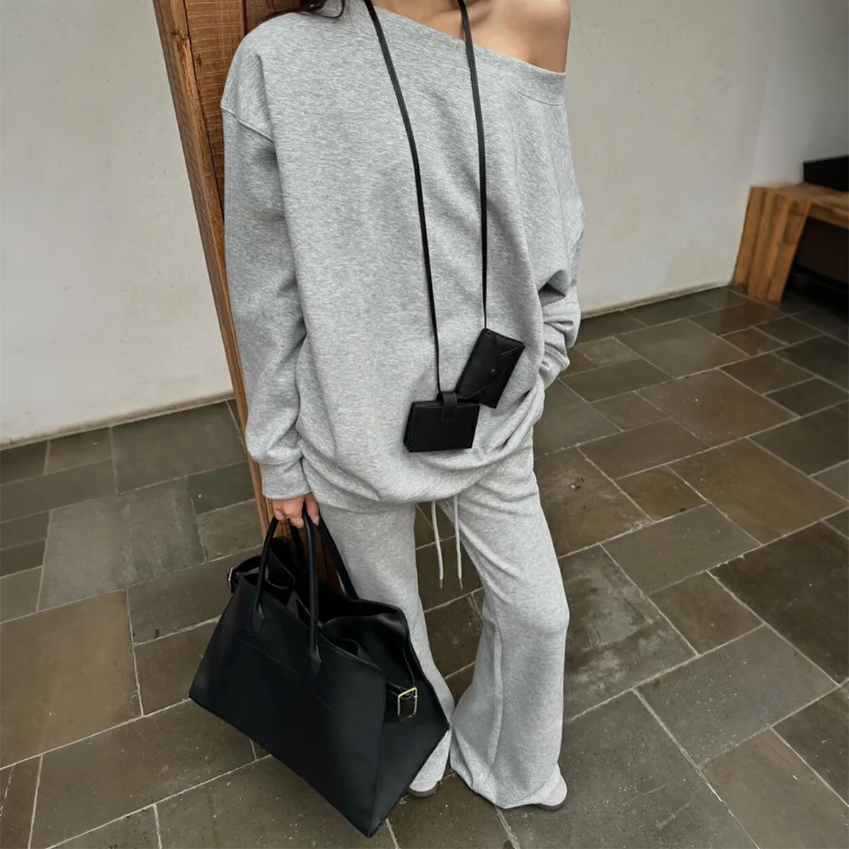 Women's Casual Sports Style One-shoulder Long-sleeved Top Plaster Loose Straight Pants Set