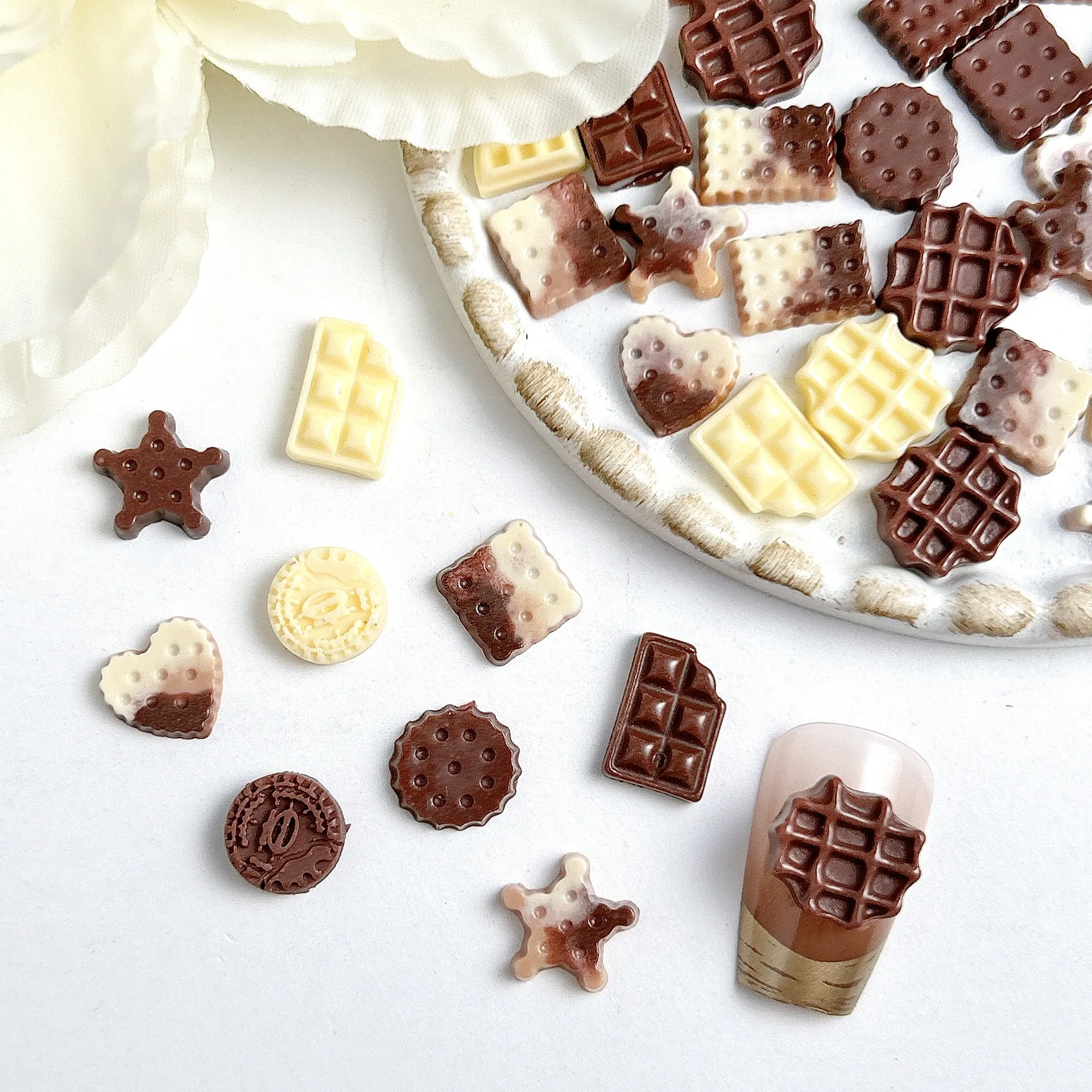 

30PCS Mixed 3D Acrylic Chocolates Cookie Nail Art Biscuit Charms Kawaii Accessories Parts For Nails Decoration Supplies Material