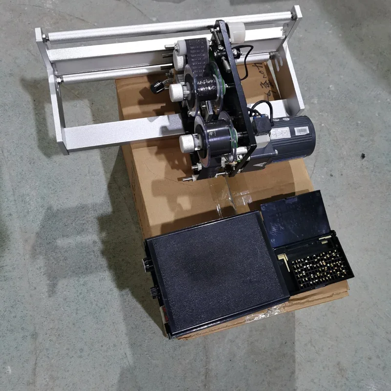 

Автоматическая машина для упаковки медовой пасты в саше с обратной запайкой кетчупа, томатного соуса, соуса чили.