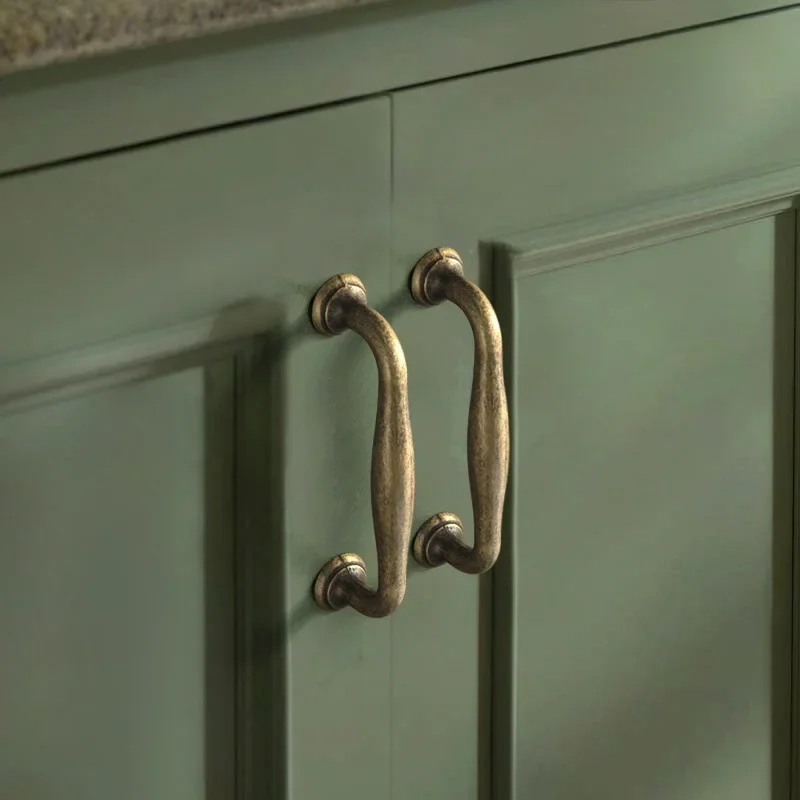 YM Antique Bronze Vintage Wardrobe Door Dresser Handle American Style Distressed Solid Aged Gold Drawer Pull for Furniture