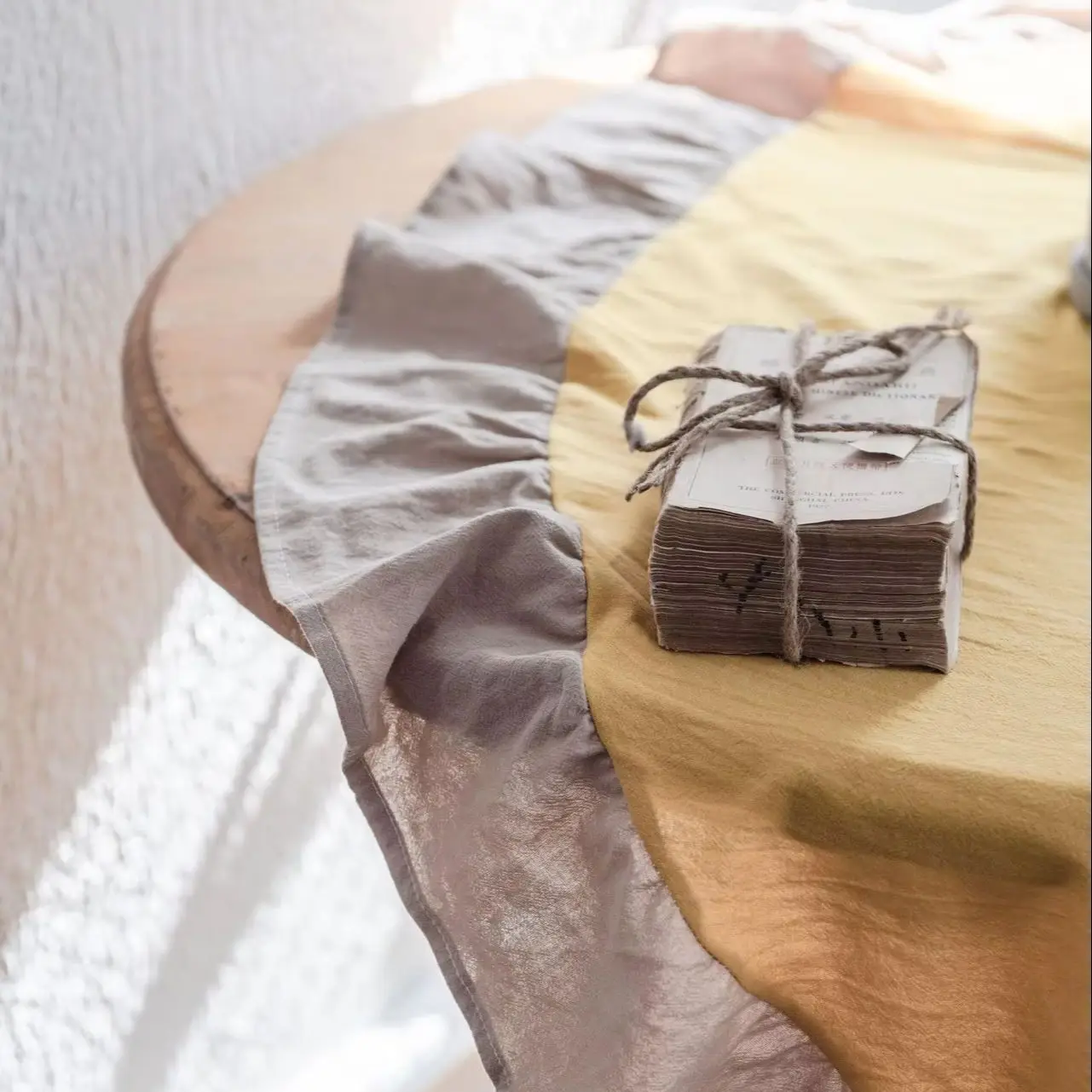 Fishtail White Lace-edged Tablecloth for Plain Flouncing Round Table Cover for Household Use, Made of Washed Cotton Falbala