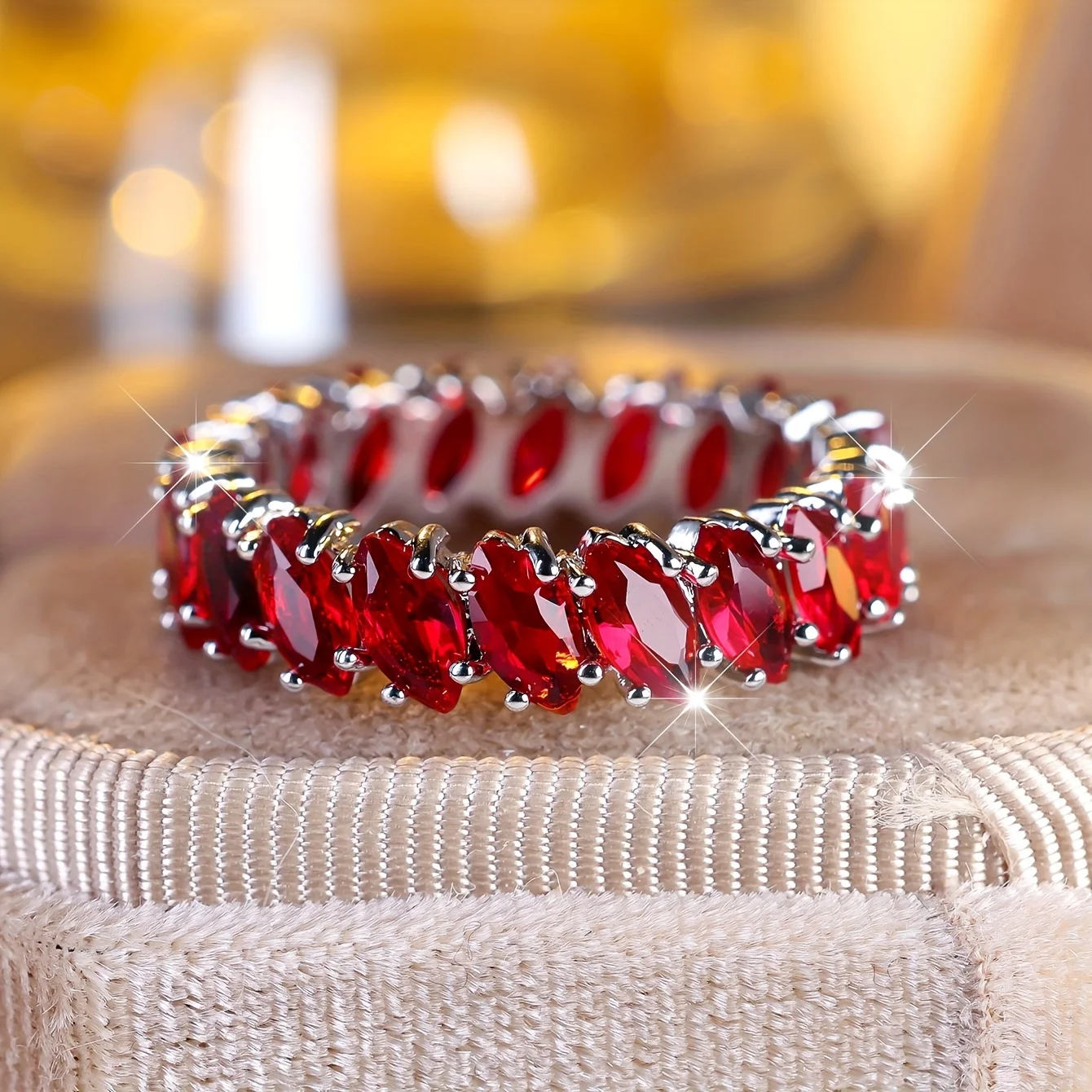 1 Pc Classy Band Ring Paved A Round of Shining Zirconia Engagement Wedding in Scarlet Match Daily Outfits Party Accessory Chic and Cheap Thing A Gift for Her Mother's Day Gift and Father's Day Gift