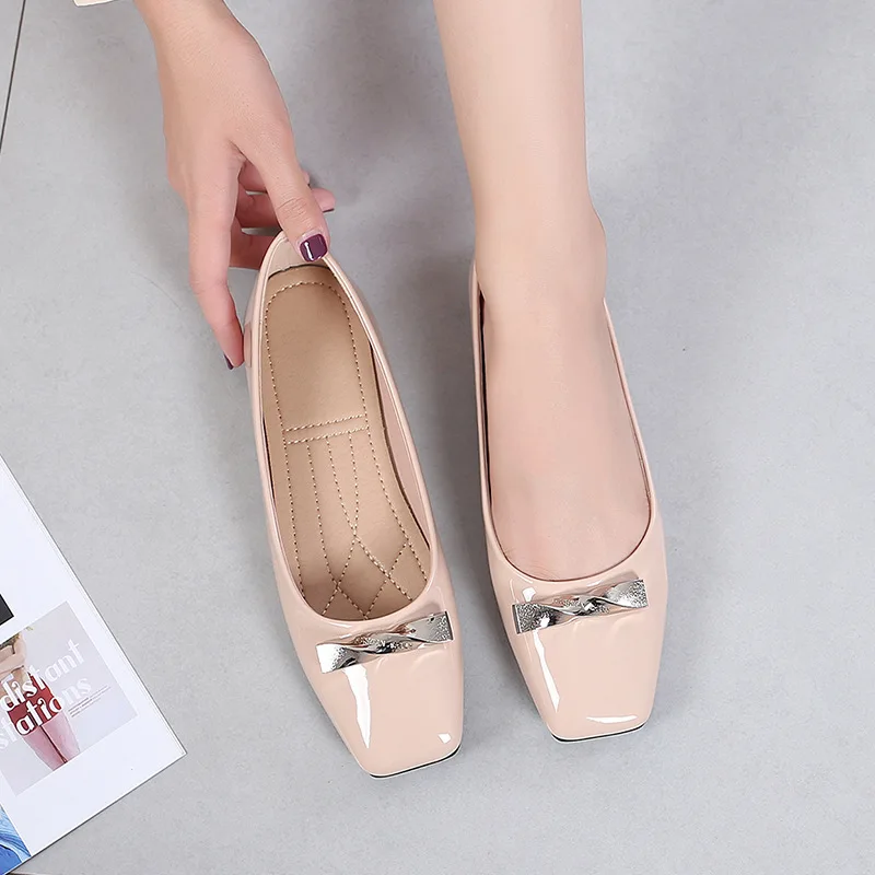 Plus Size 35-44 Women Flats Shoes Metal Decoration Ballet Shoes Office Lady Slip on Patent Leather Loafers Female Boat Shoes