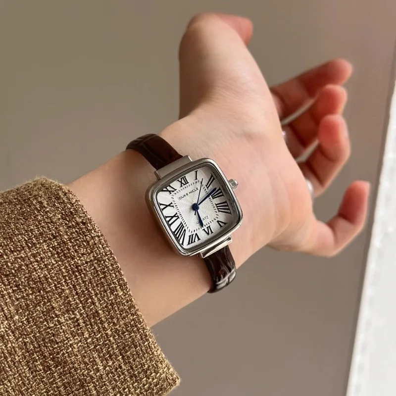 Casual fashion square watch for women temperament light luxury niche different design ladies quartz watch relojes para mujer