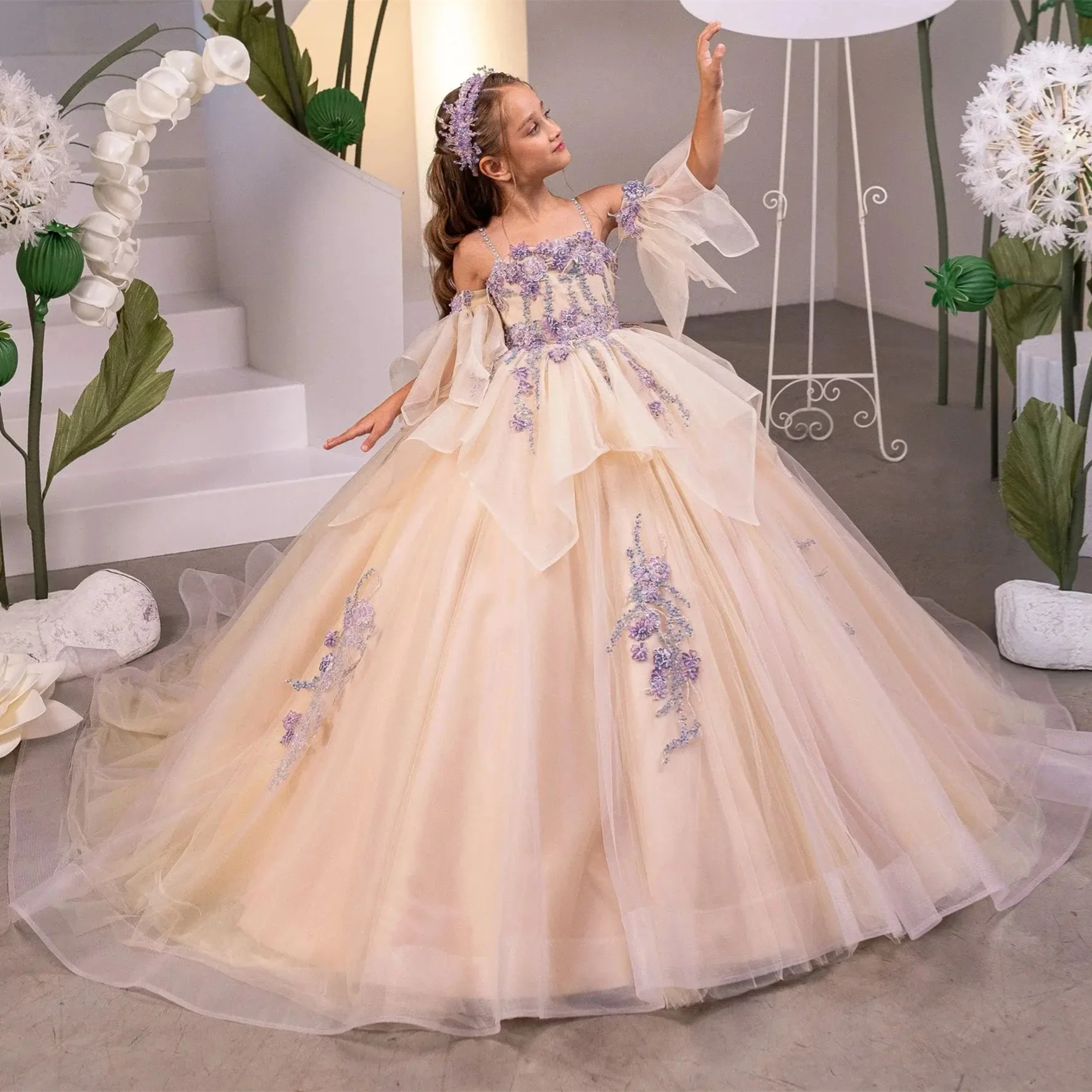 

Customized Flower Girl Dress For Wedding Appliques Short Sleeve Floor Length Elegant Kids Birthday Party First Communion Gown