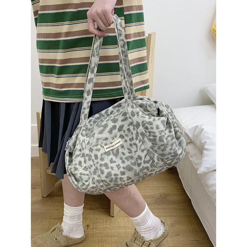 

Korean-style vintage cream leopard print canvas bag for women2025New Spring Large Capacity Lightweight Single-Shoulder Handbag
