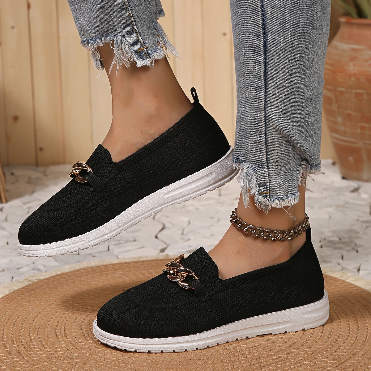 Fashion Metal Buckle Chain Shoes for Women 2024 New Lightweight Low Top Casual Sneakers Woman Comfortable Soft Sole Flat Loafers