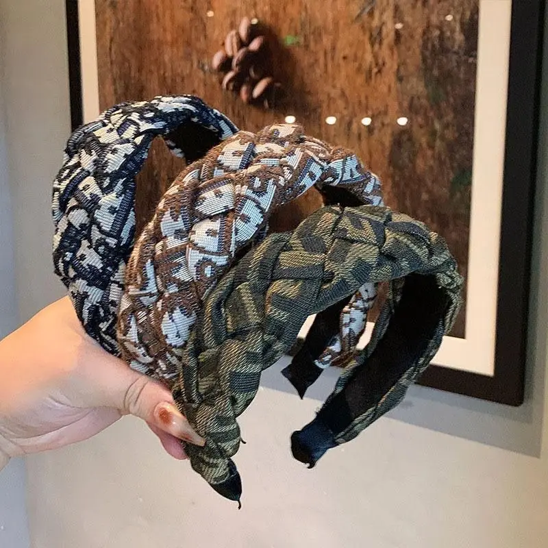 

Повязка на голову во французском стиле в стиле ретро с простым сетчатым узором, широким краем и увеличенной высотой, небольшой аксессуар для волос в ароматном стиле.