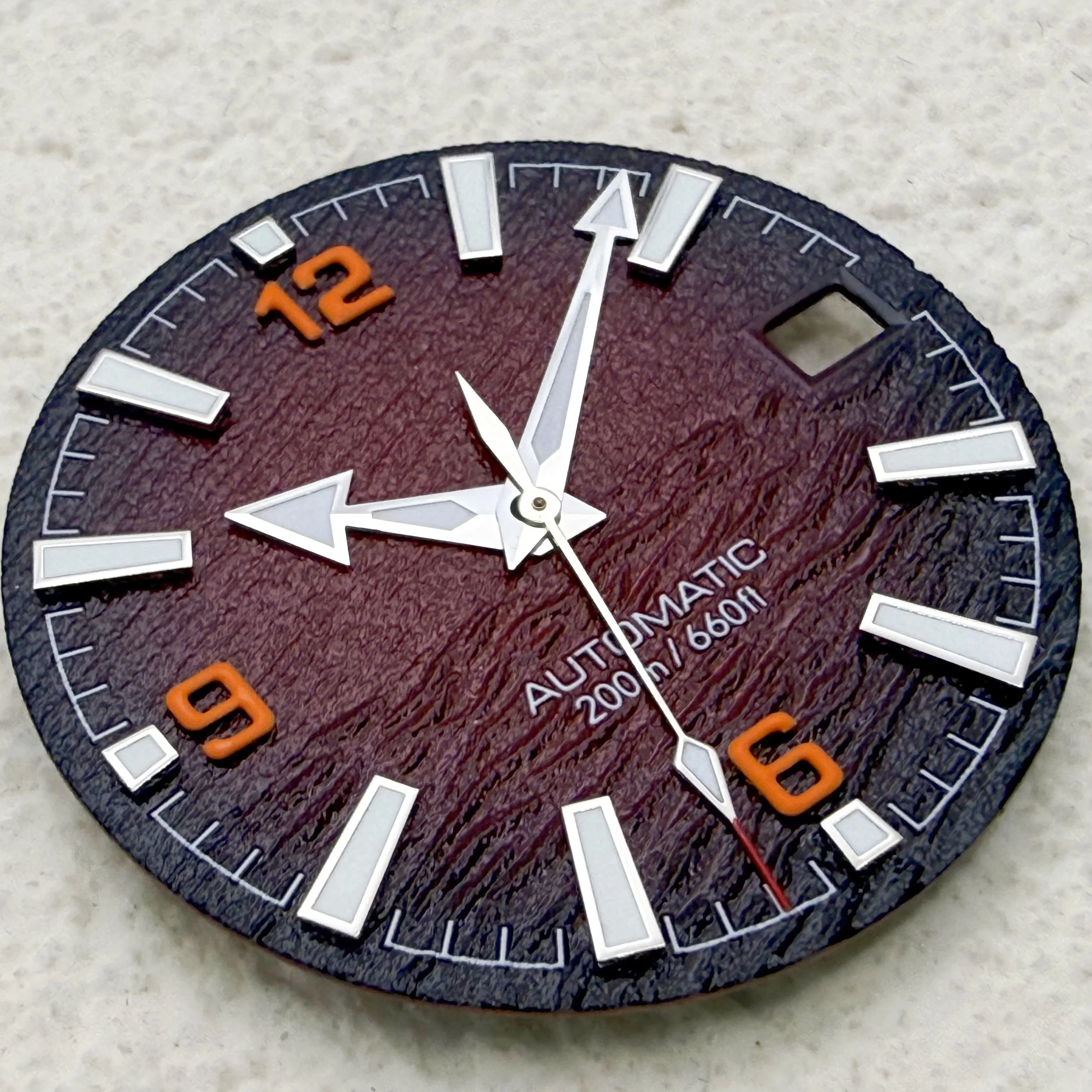 28.5mm Textured Diving Watch Dial with Hands Green Luminous 3/3.8 O'Clock Crown Fit NH34 NH35 Automatic Movement Mod Parts
