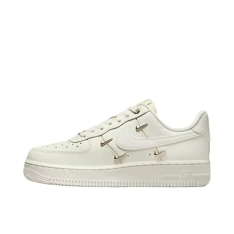 Nike Air Force 1 Original Retro للرجال والنساء أحذية رياضية مضادة للانزلاق وممتصة للصدمات للرجال والنساء أحذية الجري باللون الأبيض والبني