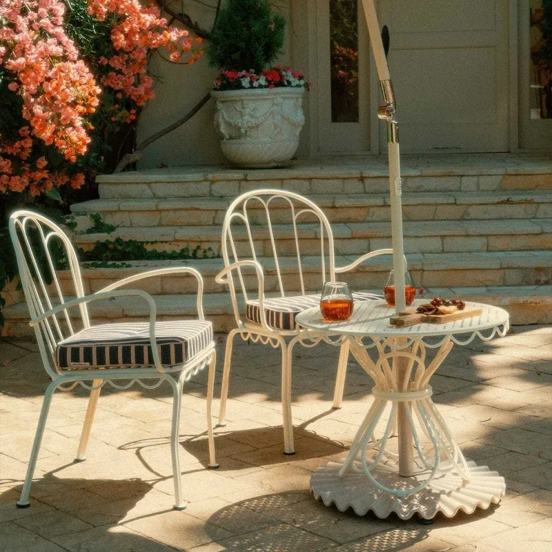 Retro hollow chairs, garden leisure metal tables and chairs, popular outdoor cafe dining tables and chairs