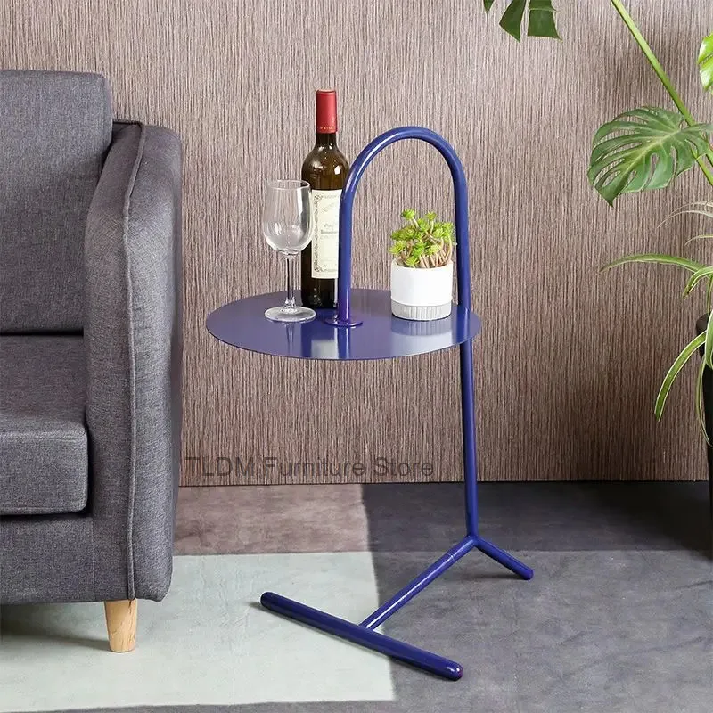Arch Shaped Metal Side Table Round Tabletop Tripod Slant Base Minimalist Narrow Accent End Table for Sofa Bedside Balcony