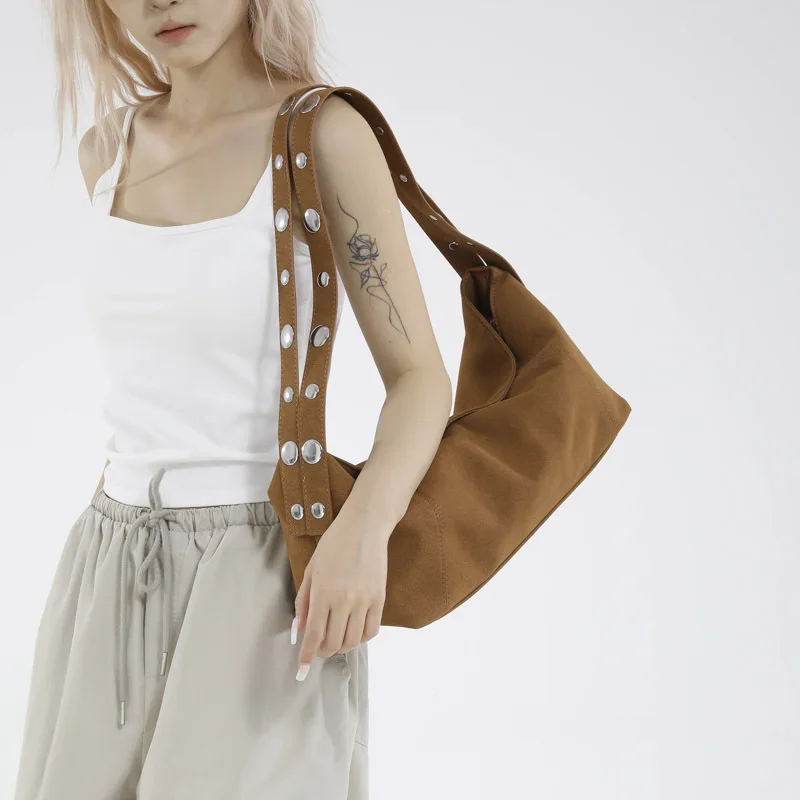 

Женская вместительная большая сумка — двойные ремни, замшевые заклепки, стиль подмышек/плеч для ежедневных поездок на работу