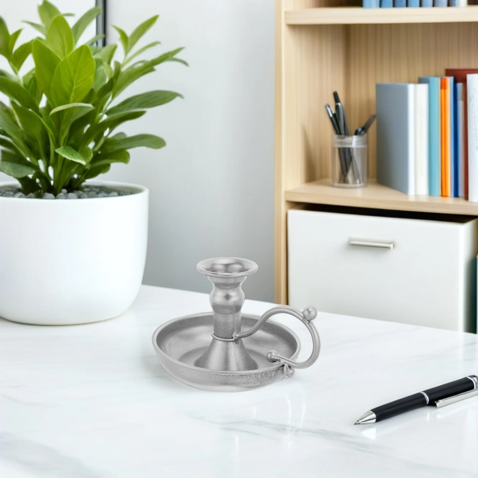 

Metal Vintage Taper Candlestick Holder Chamberstick with Handle Rustic Farmhouse Holders Table Centerpiece Christmas