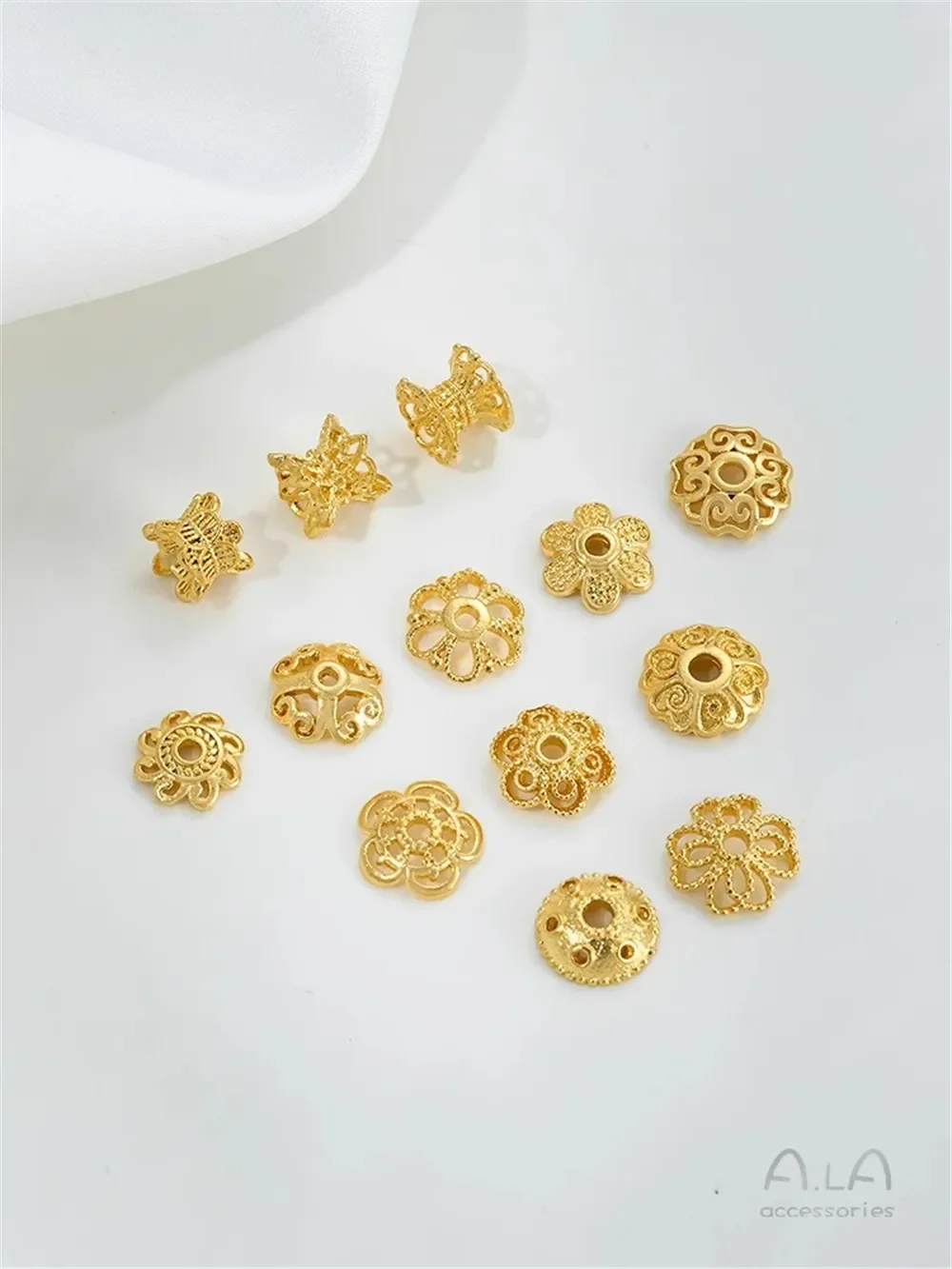 

Sand Gold Bead Holder Double-sided Flower Holder Beaded Accessories DIY Beaded Bracelet Necklace Handmade Jewelry Material