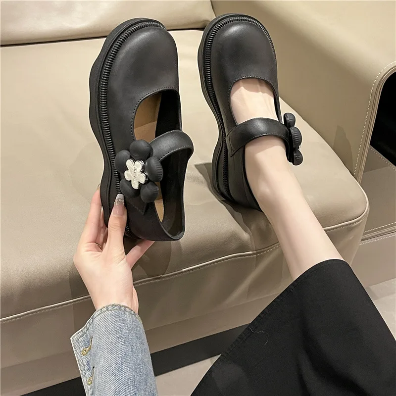 

2024 Spring and Autumn New Women's Shoes Fashion Versatile Flat Shoes Board Shoes