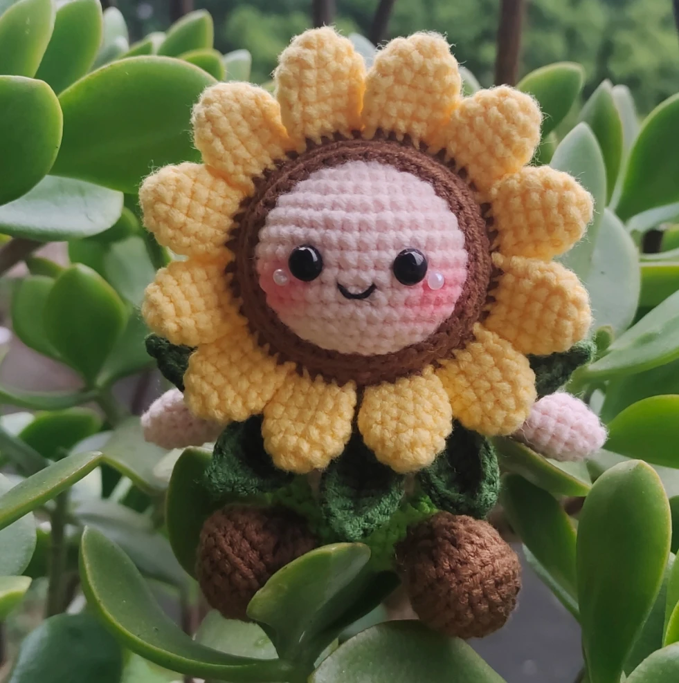 

Handmade crocheted sunflower doll woolen knitted cute doll creative gift