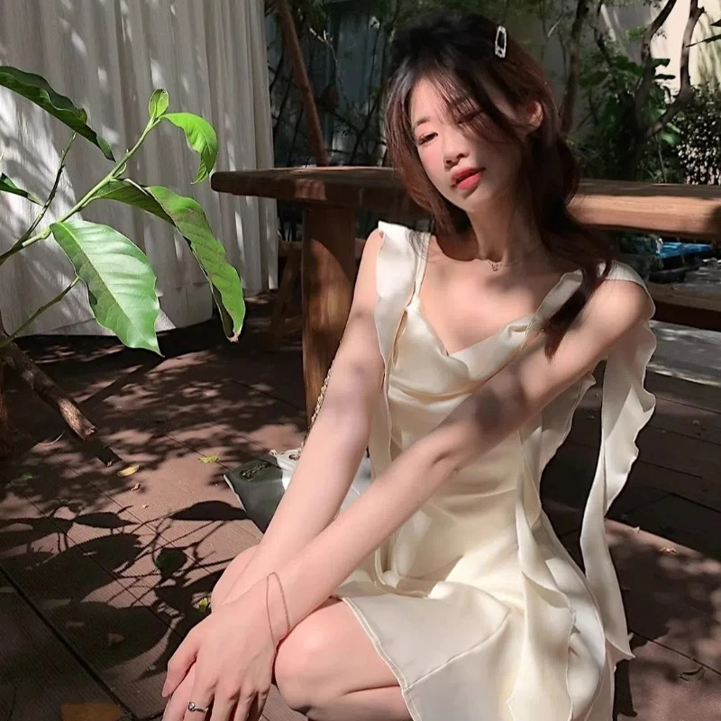 فستان بحمالات من الساتان بدرجة حرارة للنساء على شكل حرف A