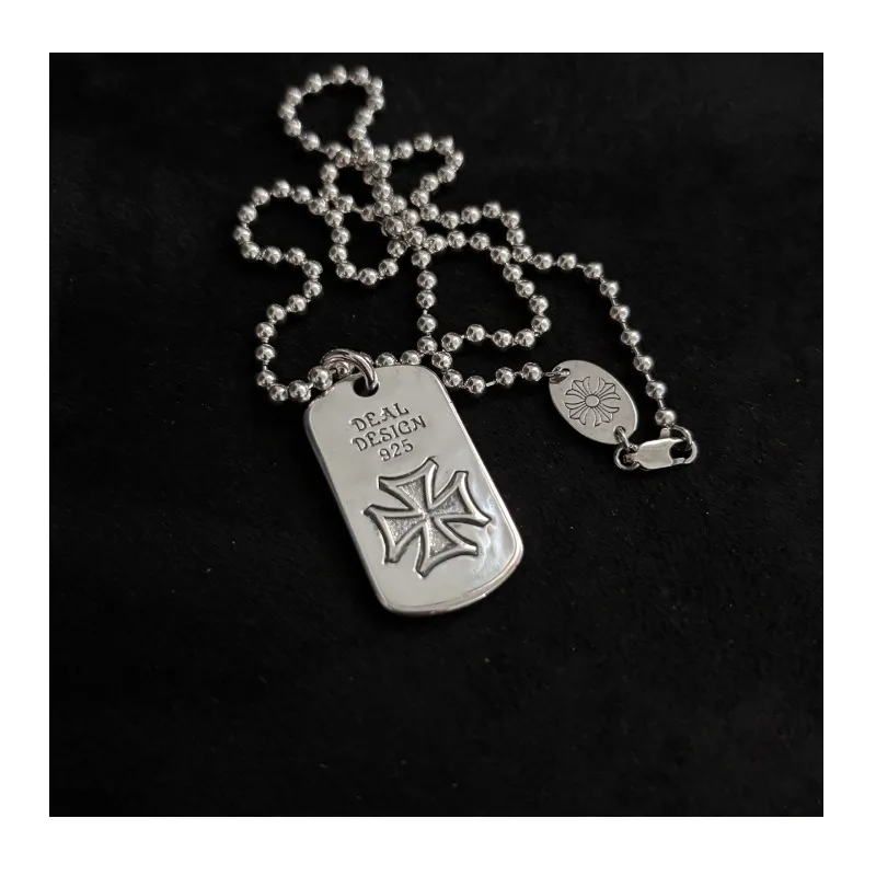 

Trendy Retro Old Style, Advanced Temperament, Simple Style Cross, Small Square Brand Pendant, Couple Necklace