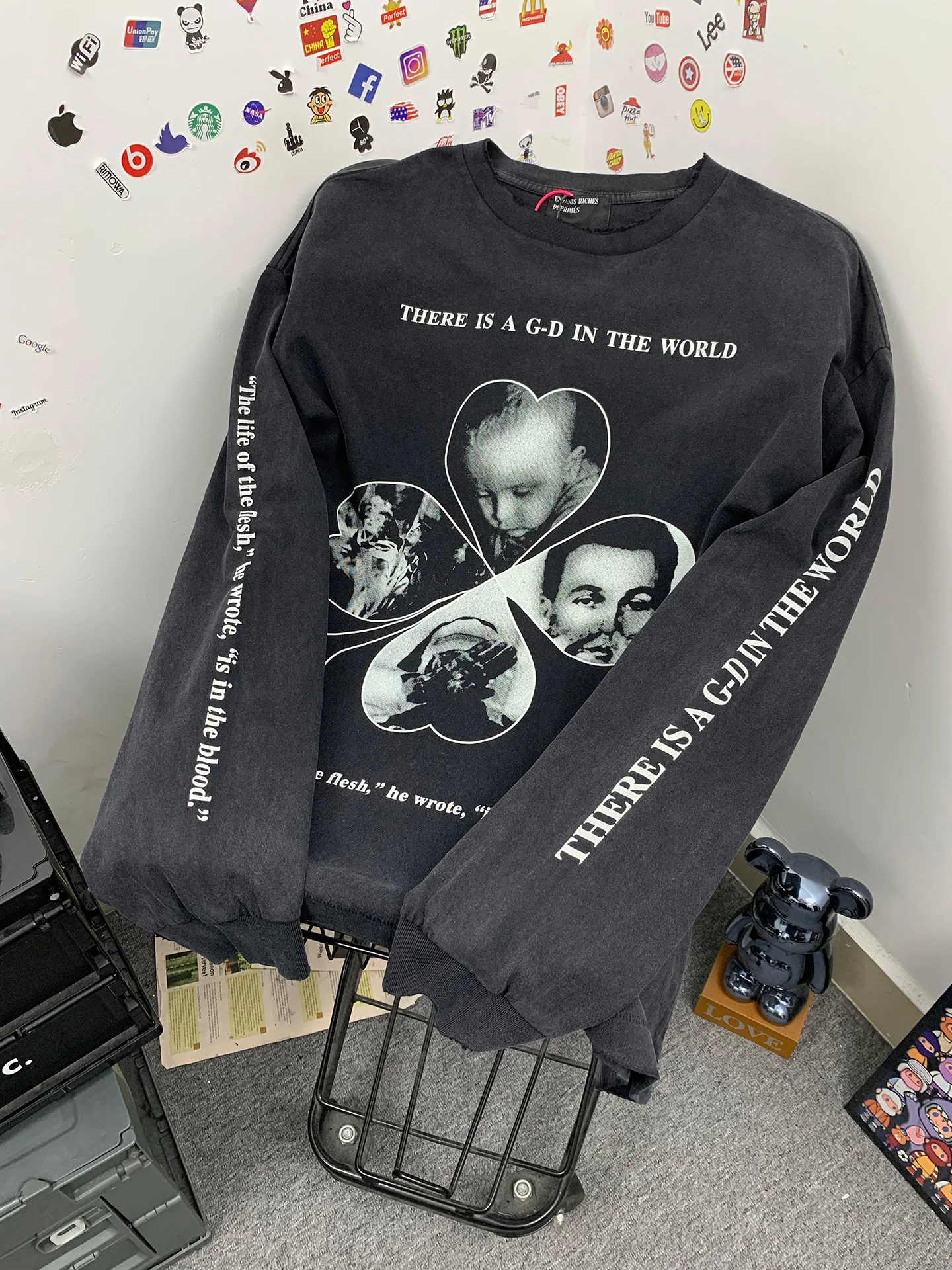 Heavyweight Streetwear Long Sleeve T-Shirt Men's Distressed Letter Print Loose Fit Cotton Casual Style for Everyday Wear
