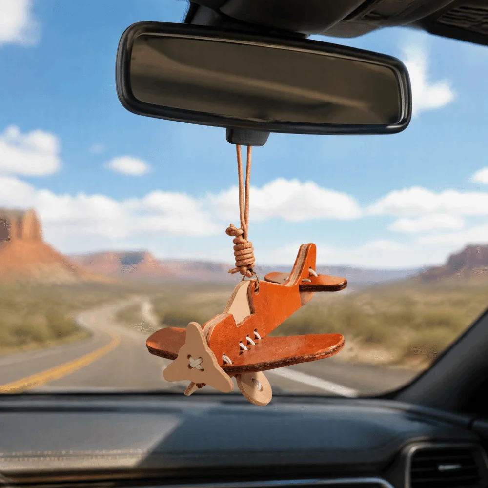 Genuine Leather Airplane Keychain Smooth Texture Lightweight Bag Charm Refined Mini Airplane Shape Car Hanging Ornament
