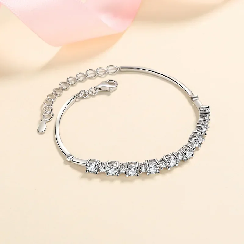 PT950 Girls Fine Jewelry A Row of Stars Moissanite Bracelet, D Color Vvs1 Total 2.7 Carat Moissanite High Quality Gift for Women