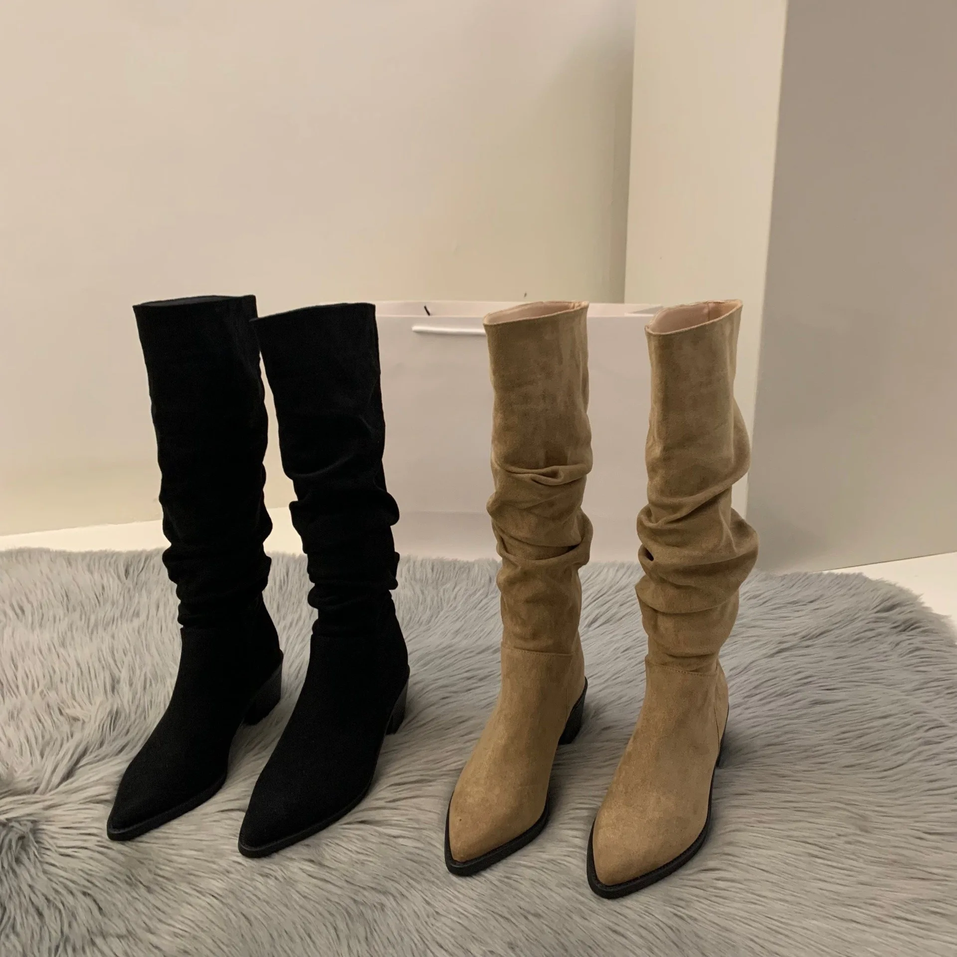 Frauen Stiefel High Heels Lange Stiefel Schuhe Neue Herbst Winter Plüsch Spitz Anti Slip Faltig Mode Outdoor Ritter Stiefel