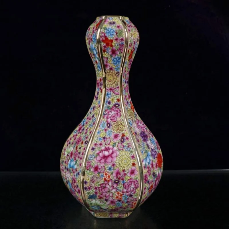 

Jingdezhen Decorative Porcelain Antique Colorful Porcelain Trace a Design in Gold Yellow vase Flower Arranging Garlic Bottles
