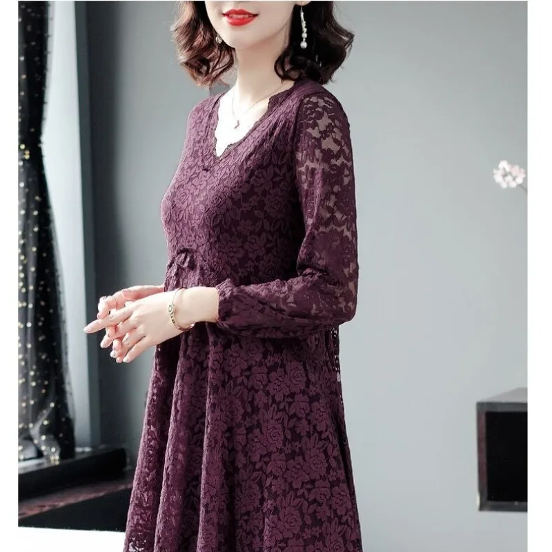 Women\'s Autumn Winter New Fashion V-neck Solid Color Hollow Lace Temperament Versatile Long Sleeved Slim Fit Mid Length Dress