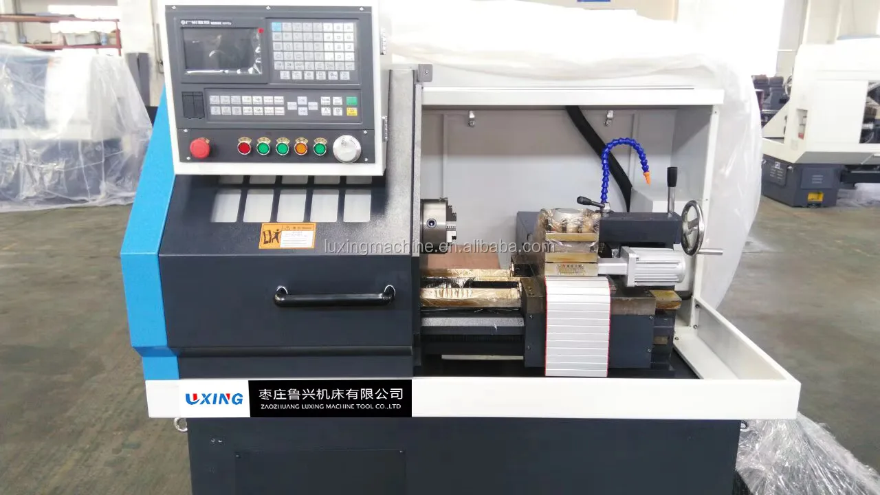 الصين Ck6130 سرير مسطح صغير عالي الدقة Torno Cnc GSK Siemens Control Precio Lathe Hine