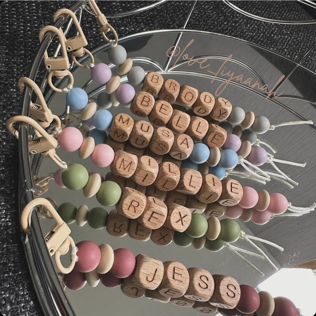 Custom Keychain - 1PC Personalized Beech Wood Bead Letter Laser Engraved DIY Accessory for Daily Use, Stress Relief & Heartwarmi