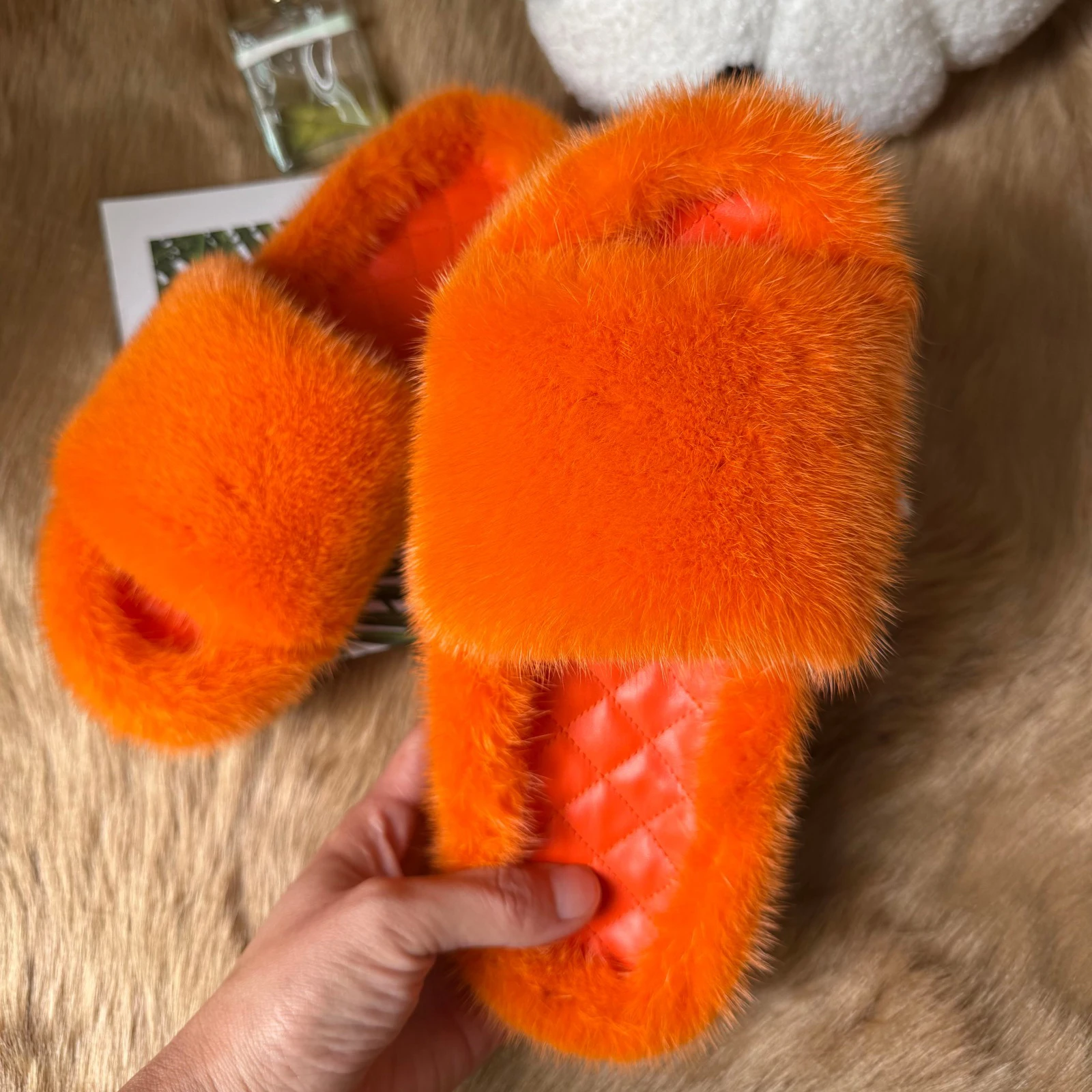 Dicke, warme Hausschuhe aus echtem Nerzfell für Damen, flauschige Pantoffeln, luxuriöse, warme Plüschfell-Schuhe für den Winter. – Detail 15