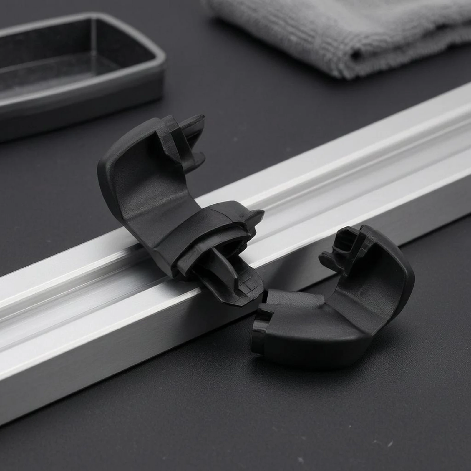 2 Pieces Cycle Rack End Plug Molded Roof Rack End Plug Curved Cap Piece Protective Vehicle Accessory Replacement Part