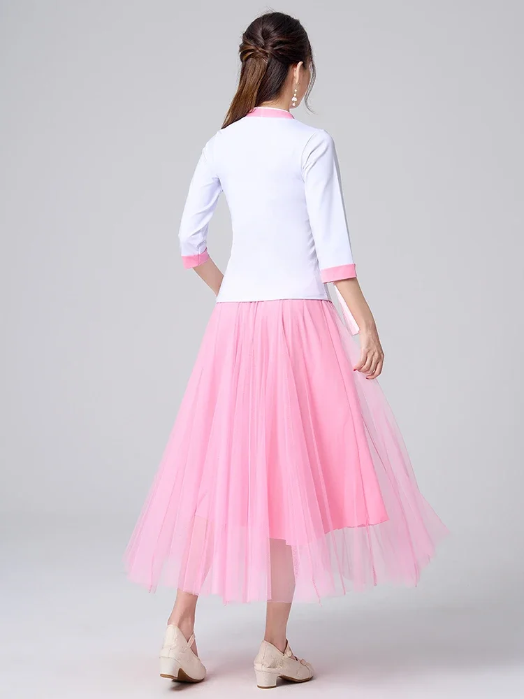 Set di costumi da ballo quadrati ricamati Ele, completo da performance di danza classica a metà manica da donna, comodo tessuto di seta di latte