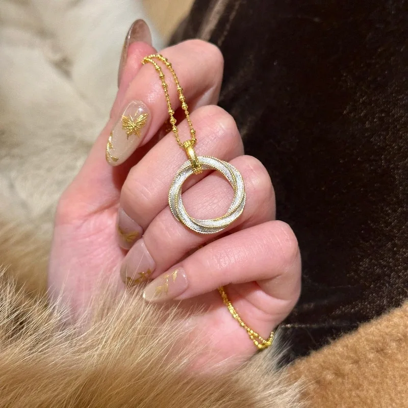 Light luxury retro High quality two-color brushed Möbius strip necklace winding texture pendant fashion wedding jewelry gift