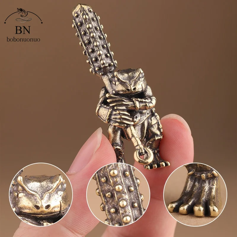 Retro Brass Master Frog Carrying A Hammer Small Statue Lucky Desktop Ornament Animal Figurines Home Decoration Accessories Gifts