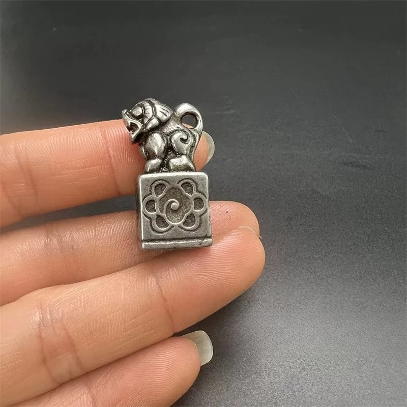 Nepalese Tibetan handmade Tojia auspicious beast seal ornament pendant snow lion Tojia Tibetan seal