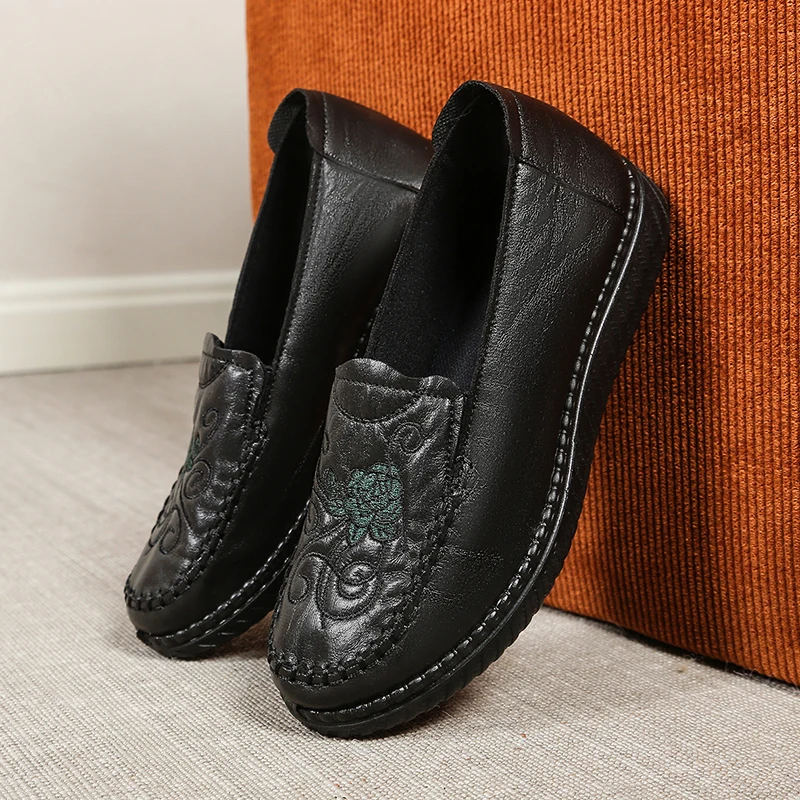Vintage scroll flower embroidered faux leather slip-on loafers, smooth wrinkled leather upper,lightweight daily outdoor flats - view 4