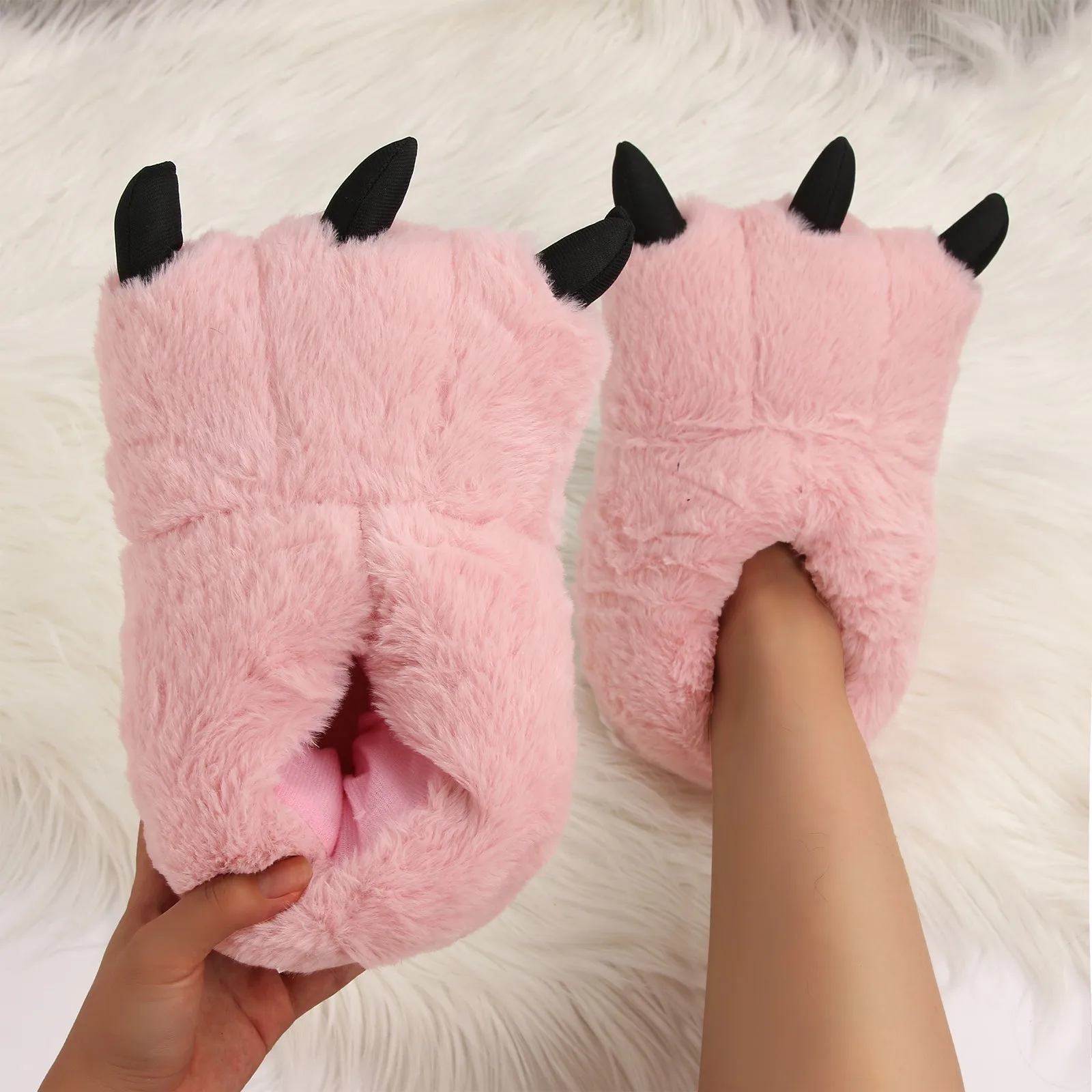 Women Cotton Boots Fur Slides Creative Cute Bear Claw Winter Slippers Boys Girls Home Slippers Furry Warm Couple Indoor Shoes