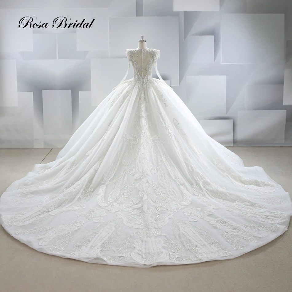 2024 New Design Luxury Princess V-neckline Wedding Dress