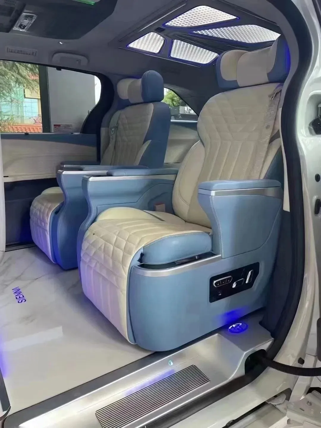 

China Genuine Origin W447 W448 V Class Vito Car Auto Luxury Reclining Leather Foldable Movable Seat