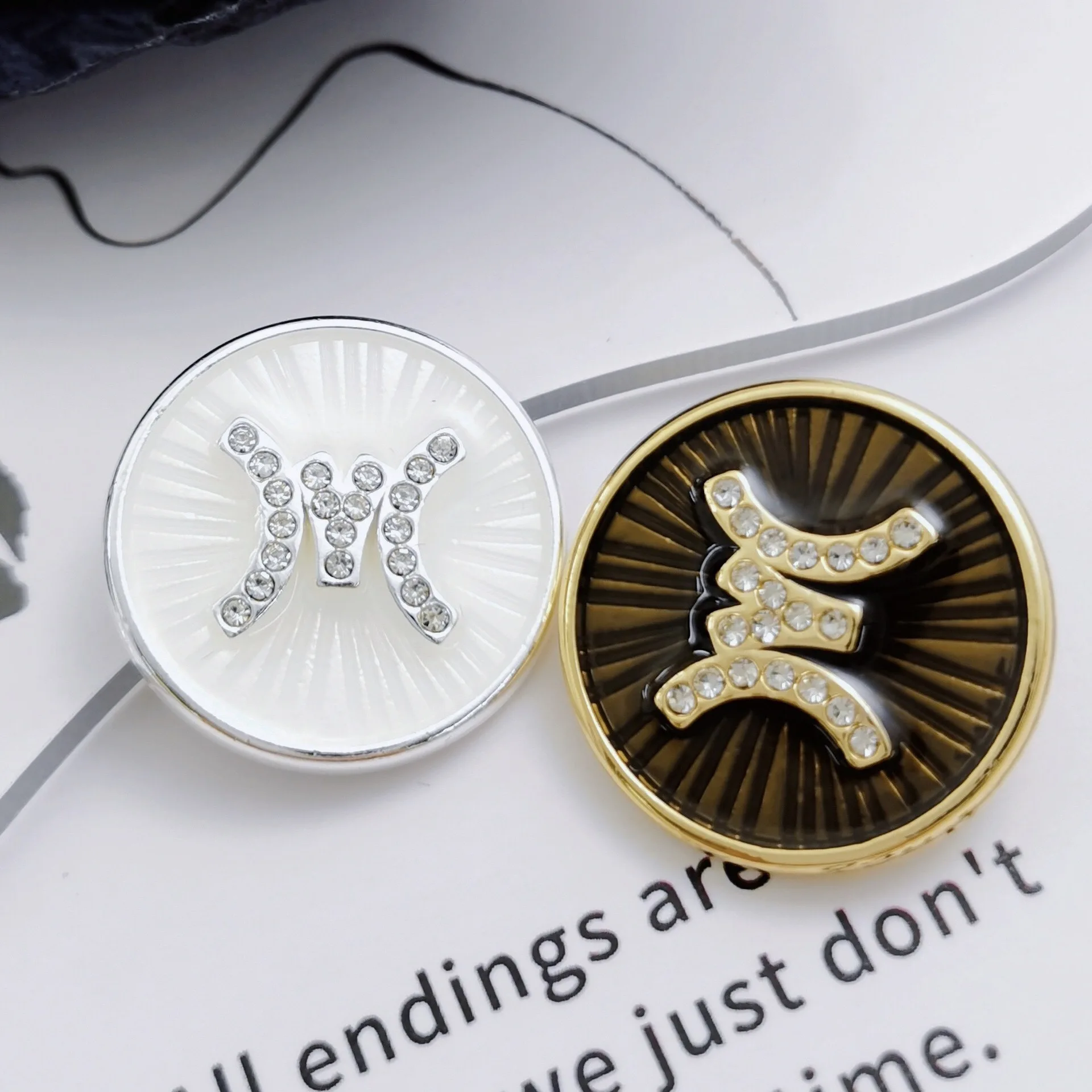 

6 шт., декор со стразами, металлические роскошные дизайнерские пуговицы для одежды, пальто, кардиган, свитер, шитье, рукоделие, аксессуары для самостоятельного шитья