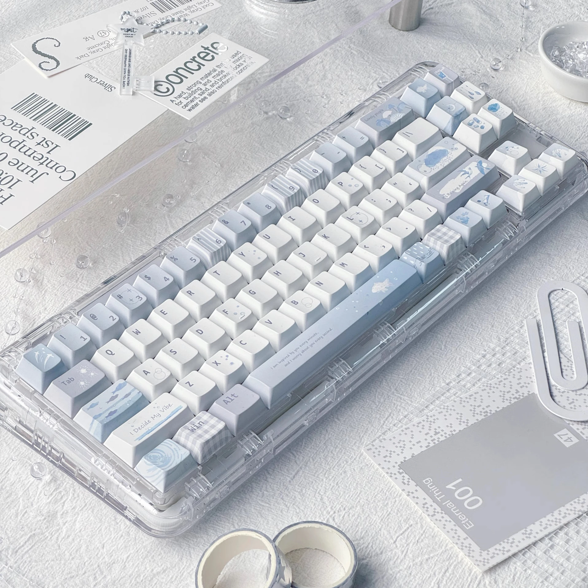 

Blue Island Original New Original Simple Blue Fresh and Cold Transparent Keyboard Cap