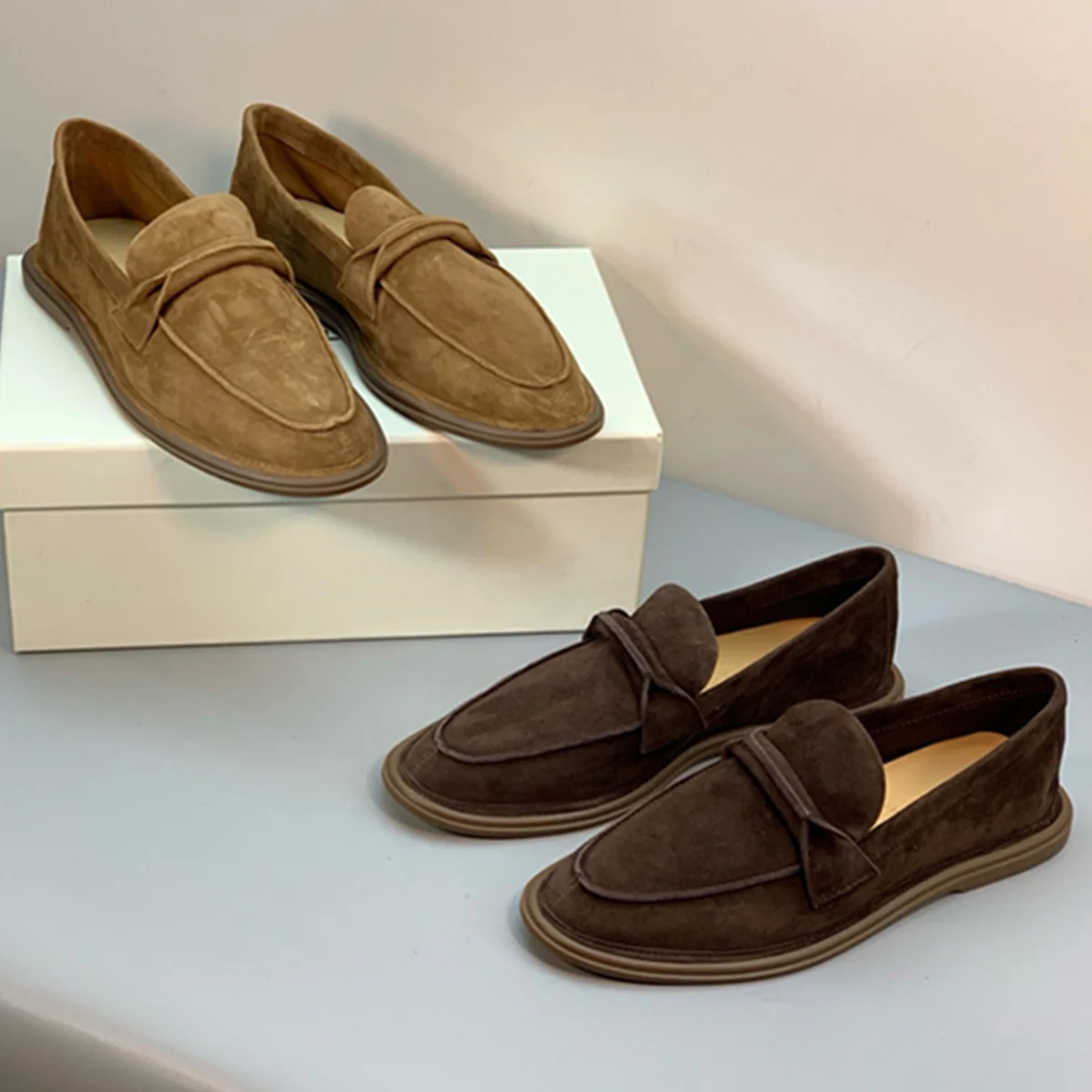 

Maxdutti British Fashion Handmade Loafers Shoes Flats Heel Square Toe Loafers Shoes Women Minimalist Commuting Slip-on Shoes