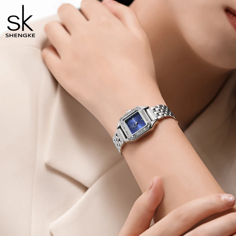 SHENGKE Elegante Silber Edelstahl Frauen Uhren Mode Kleine Zifferblatt Quadrat frau Quarz Armbanduhren Damen Neue Geschenk Uhr